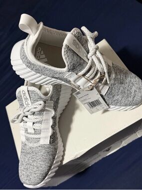 adidas Kaptir Flow Women's Size 7.5 Brand New white & gray